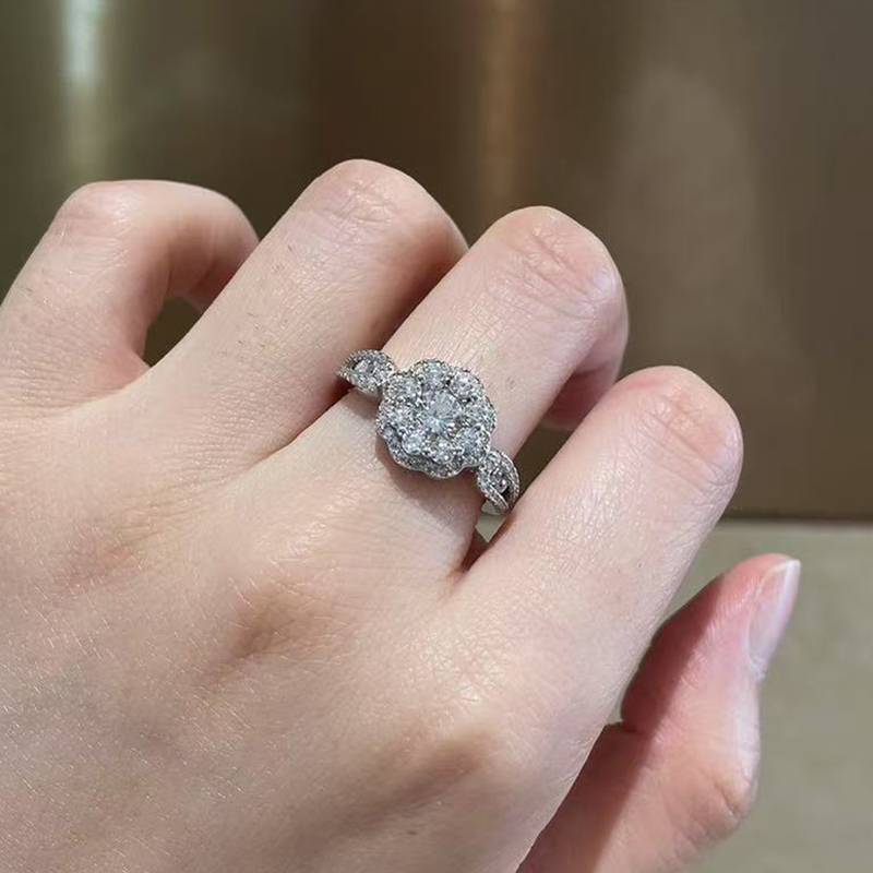 Affordable Luxury满钻Women's RingS925银镀白金定制选款主石Moissanite0.5ct/副石高碳钻